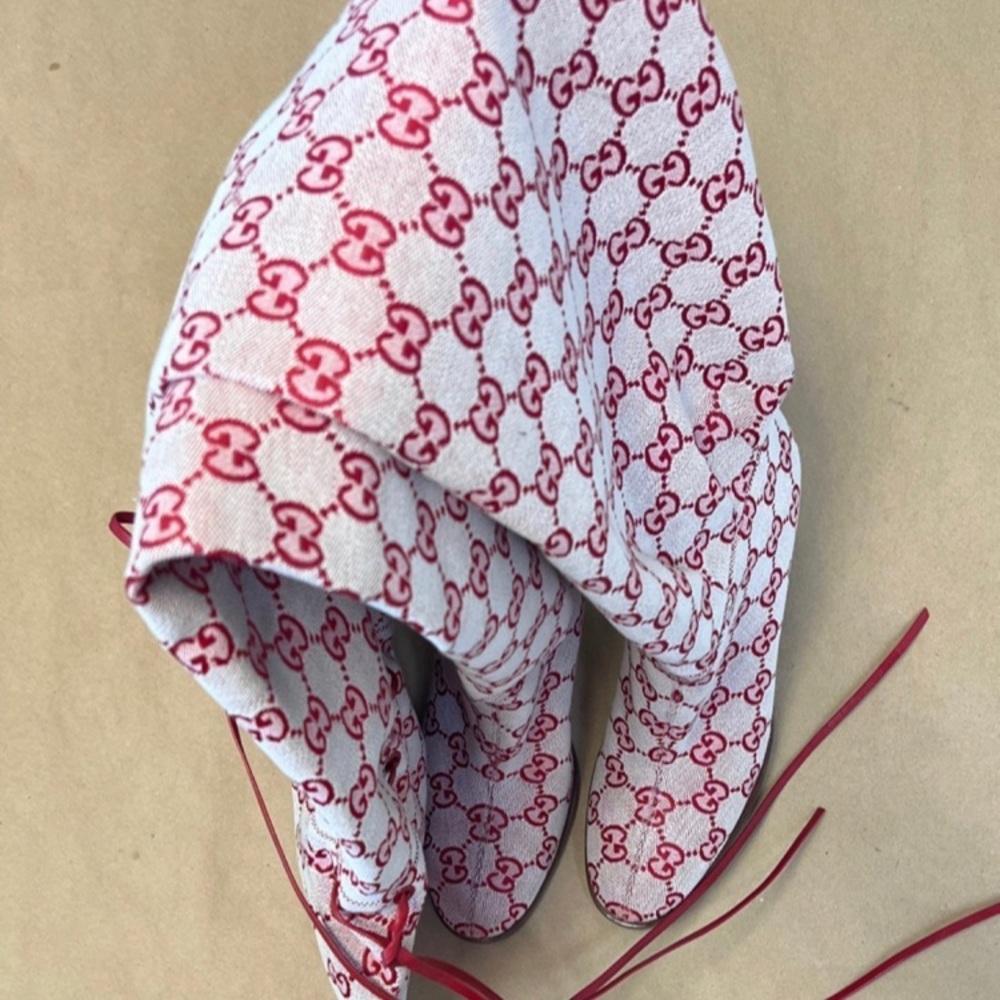 Women’s Gucci thigh boots